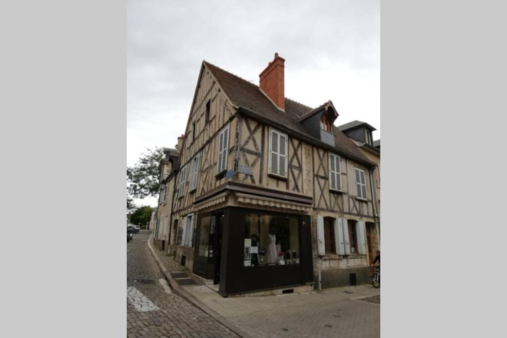Aux 3 Maillets Apartment Bourges Exterior photo
